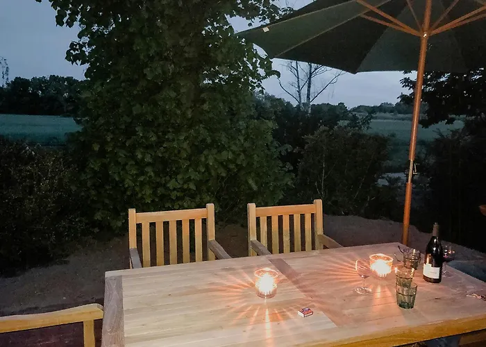 Holiday home Secluded With Garden Iden