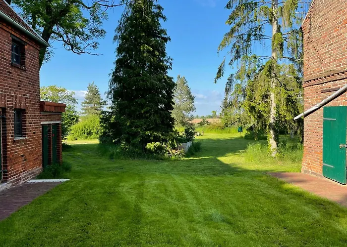 Holiday home Secluded With Garden
