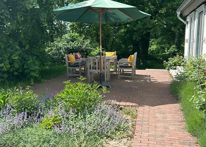 Holiday home Secluded With Garden Iden