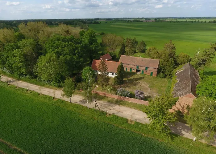 Holiday home Secluded With Garden Iden